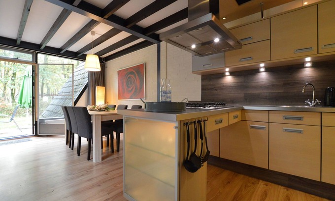 Stramproy Casa | Attractive holiday home on a car-free park