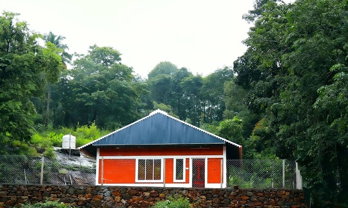 Devikolam Complejo | Attractive river side cottage with waterfall view and Mountain View