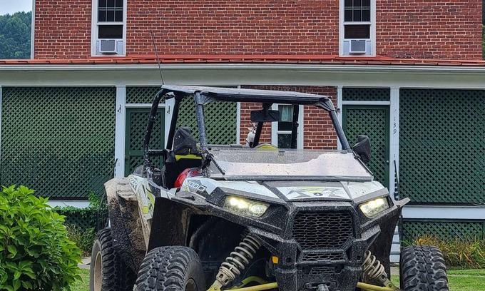 Pocahontas Casa | ATV groups Welcome, Trail and Ale Lodge, King Beds