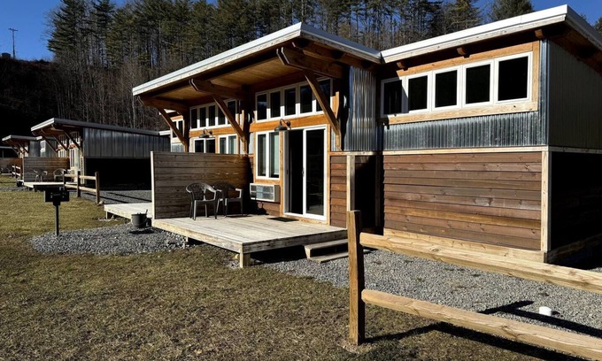 Bramwell Cabina | ATV TrailCamp: W.T.'s Dive-- Just seconds from HMT Pocahontas Trailhead!