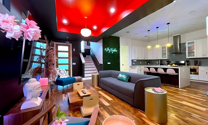 MLK Casa | ATX Hype House 6th Street 5 min Drive