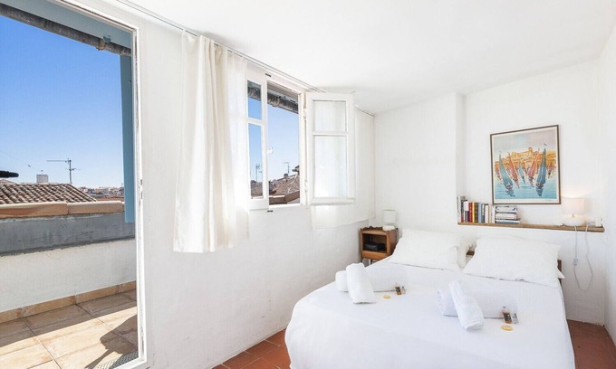 Antibes Old Town Apartamento | Encantador dúplex de dos habitaciones en el corazón de Old Antibes