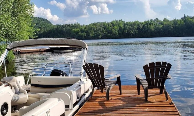 Mauricie Chalet De Esquí | Au Bord du St-Maurice, navigable river, spa, and ski