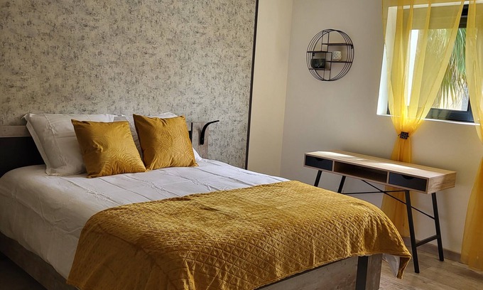 Canet Cama Y Desayuno | Au Cœur des Corbières Chambre D'hôte Chardonnay