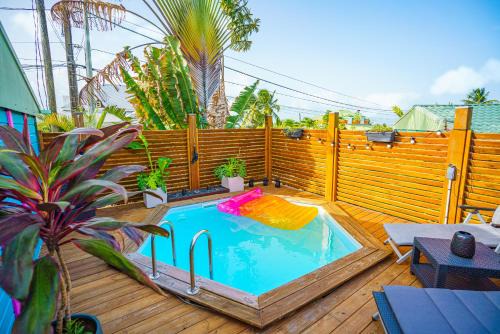 Goyave Casa | Au cœur du papillon piscine privée