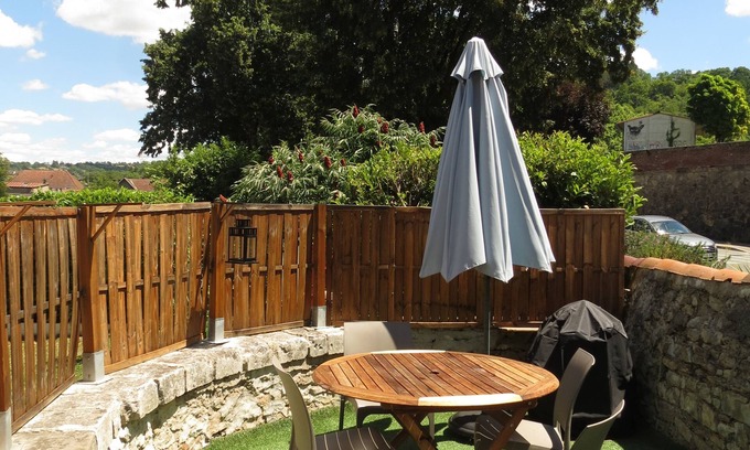 Figeac Casa | au Centre de Figeac : Le Pigeonnier 5 Couchages