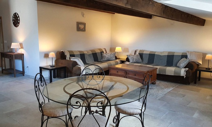 Magalas Apartamento | 'Au Coeur des Vignes' - private apartment & garden