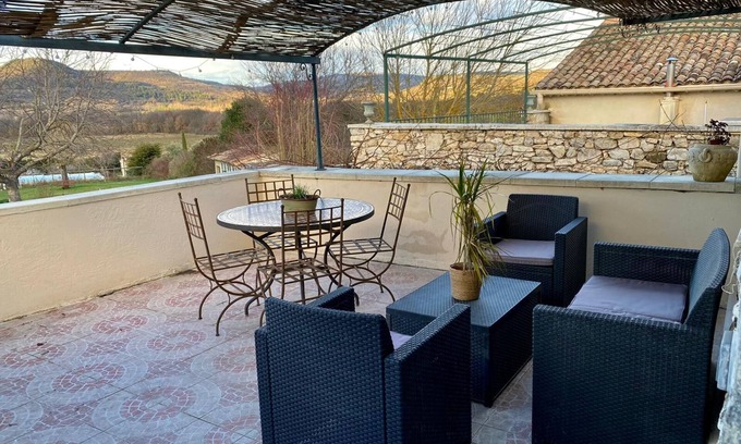 Cereste Casa | Au Coeur du Luberon un T3 Avec Piscine et Jardin