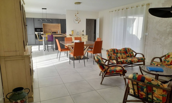 Saint-Pardoux-les-Cards Casa | AU FIL DES RÊVES, a modern house ideal for a stay with family or friends!