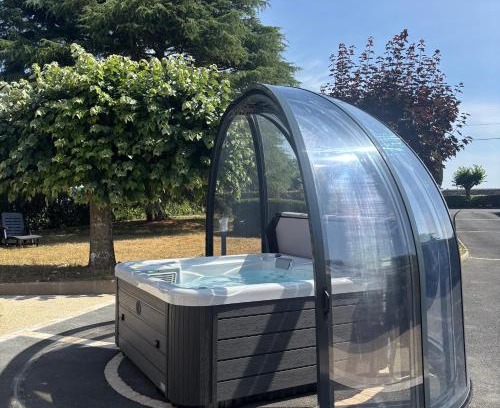 Chateau-la-Valliere Casa | Au Gré des Souvenirs, gite 4 à 10 pers, clim, jacuzzi, loisirs