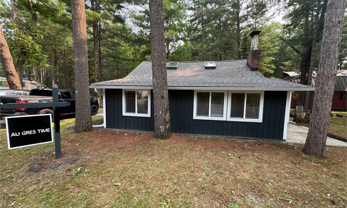 Au Gres Cabina | Au Gres Time – Vintage Cabin w/Modern Comforts - Beach, Golf, Relax