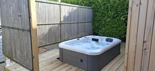 Plougourvest Apartamento | Au numéro 7 - Entre terre et Mer - Jaccuzi privatif