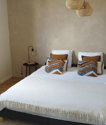 Huy Apartamento | Au pied du mur