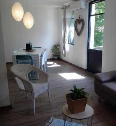 Carcassonne Apartamento | AU VIEUX LAVOIR avec Parking privé, Jardin , Climatisation, à 500 m de la cité