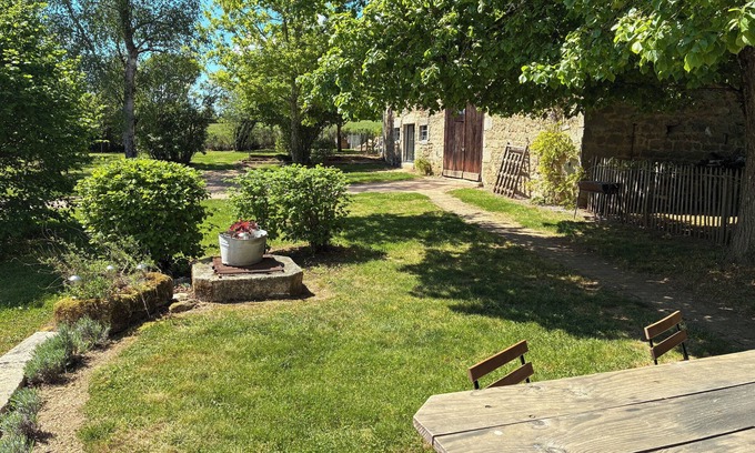 Dompierre-en-Morvan Casa | Aube du Morvan, charming family home