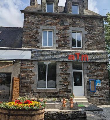 Laniscat Casa | Auberge des Trains Mythiques Chambres d'hôtes à Gouarec au pied de la Vélodyssée