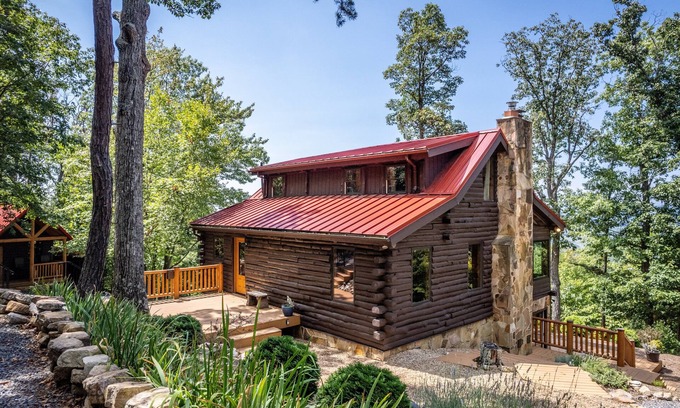 New Market Cabina | Aubrey's Nest - Secluded Log Cabin with Panoramic Mountain Views & Cozy Vibes