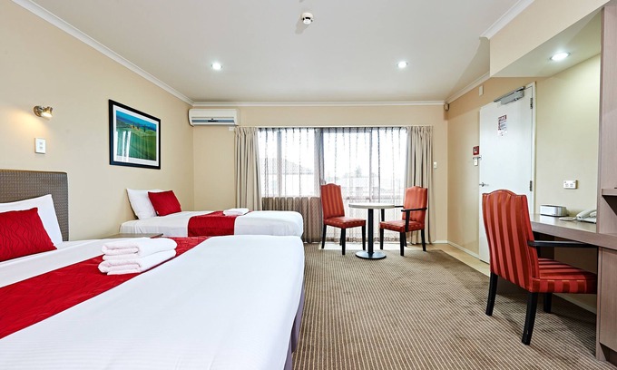 Mangere Hotel | Auckland Airport Lodge