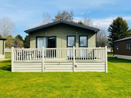 Allerthorpe Casa | Audley Lodge with Hot Tub