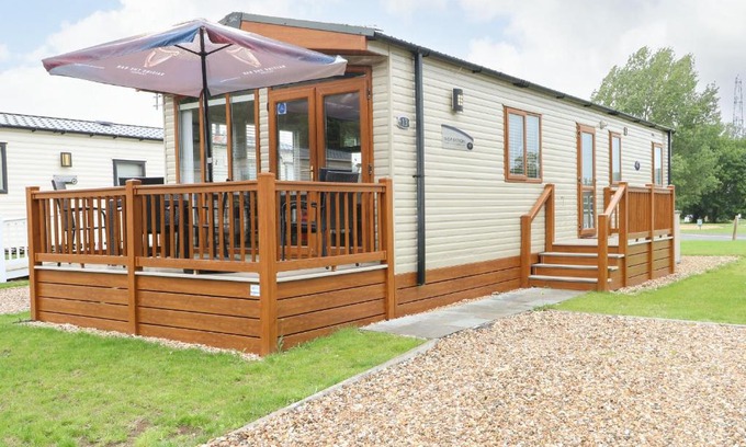 Hopton Casa | Audrey's Lodge, Foxburrow Hang