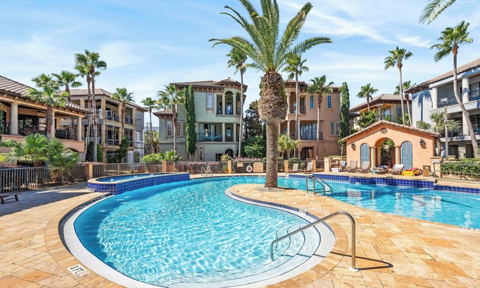 St. Tropez Casa | *Guest Favorite*Lux*Gated*CommPool/HeatedSpa*