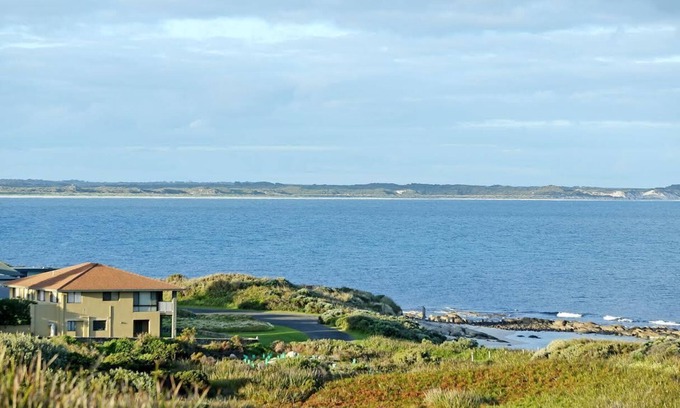 Augusta Casa | Augusta Beachfront Accommodation - watch the whales go past or over the road for a swim - Augusta Beachfront Accommodation
