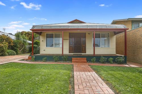 Apollo Bay Casa | Aunty Wins