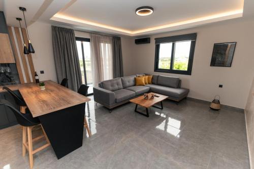 Marmari Apartamento | Aurora Apart 5 Sea view suite near the beach