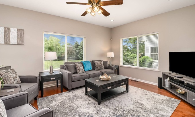 Fox Valley Casa | Aurora FHS Rental - Shiloh