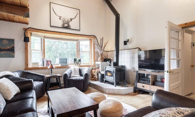 Fairbanks Casa | Aurora Views in Private Log Cabin