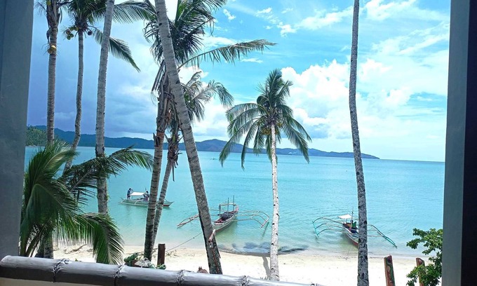 Port Barton Hotel | Ausan Beach Front Cottage and Restaurant