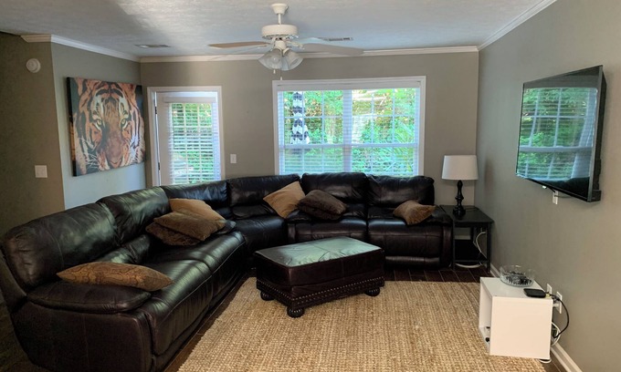 Auburn Condominio | AUsome condo - 2BR/2.5BA - Selling 205-516-1222