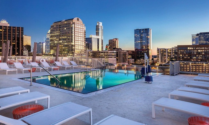 Civic District Complejo | Austin, a tu servicio!