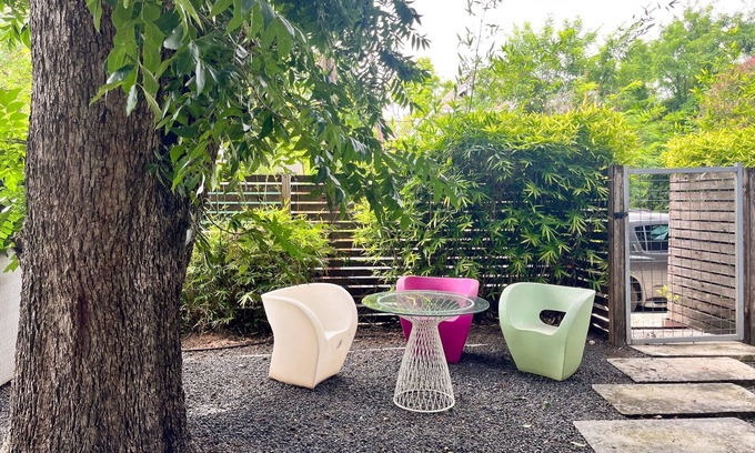 East Cesar Chavez Casa | Austin Clubhouse Rainey Street 6 min Walk