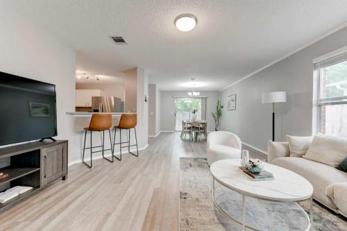 McNeil Casa | Austin Getaway Near The Domain & Q2 Stadium