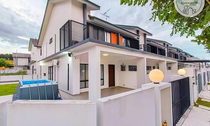 Tebrau Casa | Austin JT Homestay by RR JBcity