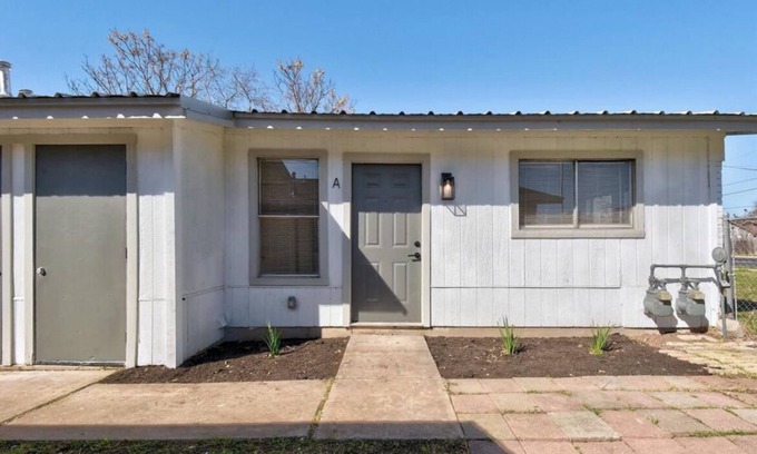 Franklin Park Casa | Austin Trio: 3bd near Congress, 6th, and Airport!