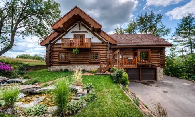 Township of Woolwich Casa | Austrian Log house
