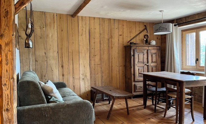 Fontcouverte-la-Toussuire Chalet De Esquí | Authentic chalet sleeps 6, 5 minutes from the slopes at La Toussuire