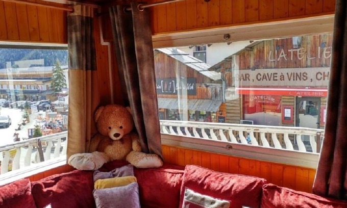 Saint-Etienne-de-Tinee Chalet De Esquí | Authentic detached chalet on the Place d'Auron