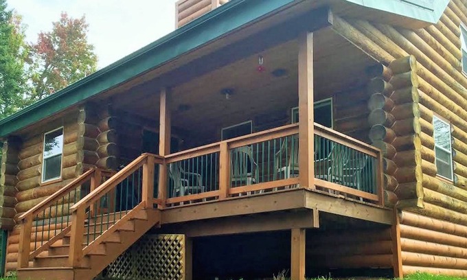 North Carlton Cabina | Auténtica cabaña de troncos de 3 niveles. 3 dormitorios, 3 baños