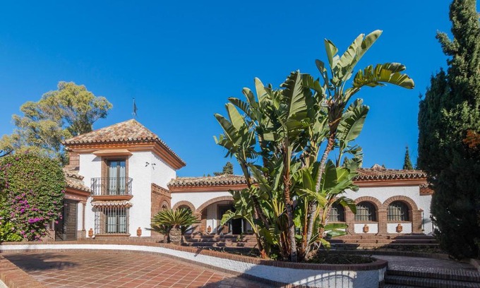 Urbanizacion Costabella Villa | Authentic Andalucia