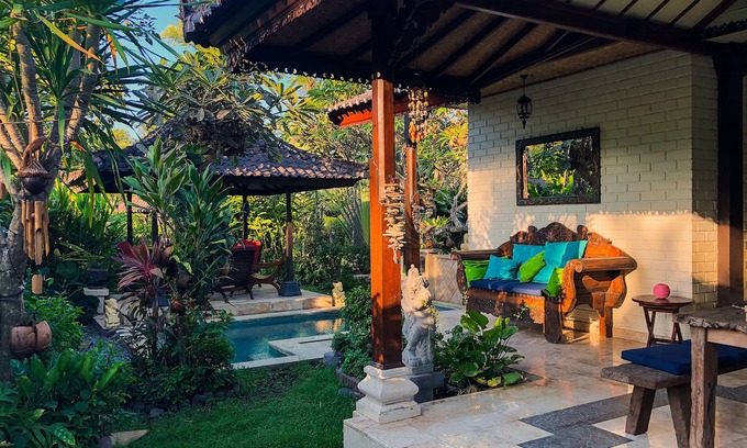 Jasri Villa | >> ¡Piscina privada y jardín mágico! Vista del volcán y el mar, WIFI <<