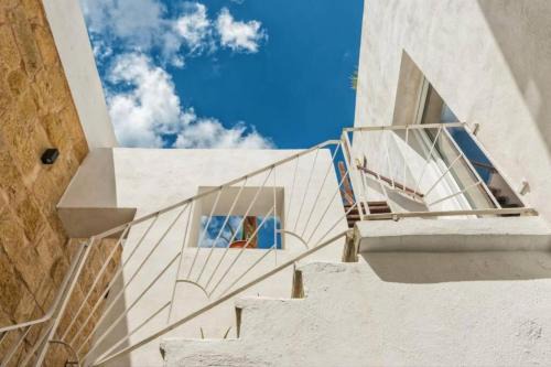 Cospicua Apartamento | Authentic GF apartment with terrace at the 3 Cities Marina