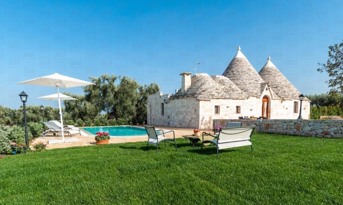 Macchia di Monte Villa | Trulli auténtico con piscina privada