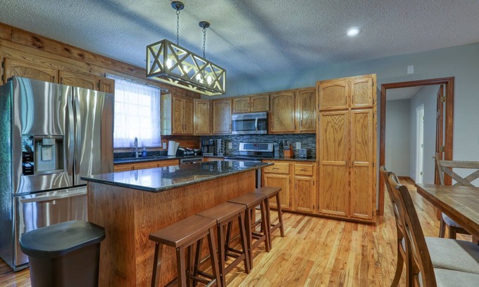 Alexander Cabina | Authentic Log Cabin Hot Tub! Mountain Views! Fire Pit! Fireplace! All One level!