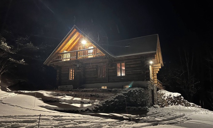 Littleton Cabina | Authentic log cabin in Littleton, NH