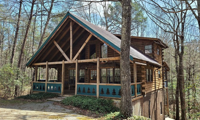 Sautee Nacoochee Cabina | Authentic Log Cabin for the family!