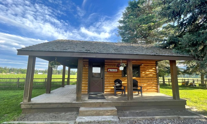 Whitefish Cabina | Authentic Montana Cabin in Fantastic Location