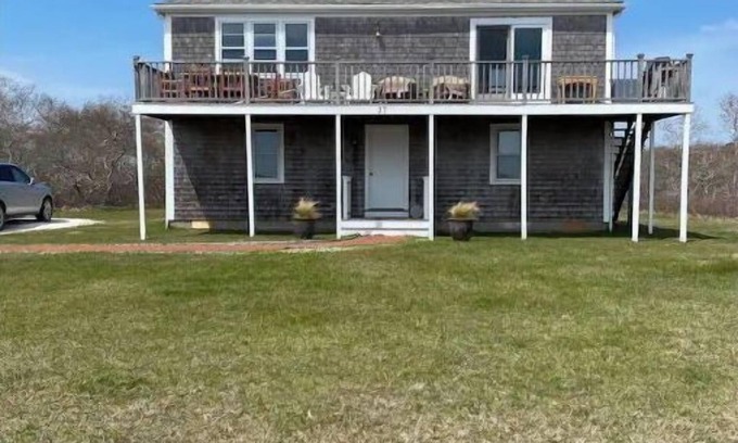 Madequecham Casa | Authentic Nantucket Experience at Sunny Daze!